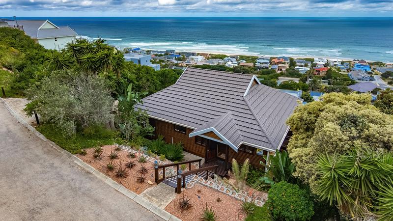 6 Bedroom Property for Sale in Outeniqua Strand Western Cape